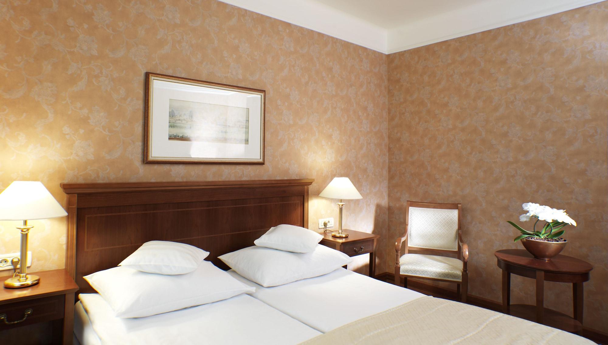 Grand Hotel Toplice - Small Luxury Hotels Of The World Блед Екстер'єр фото A bedroom