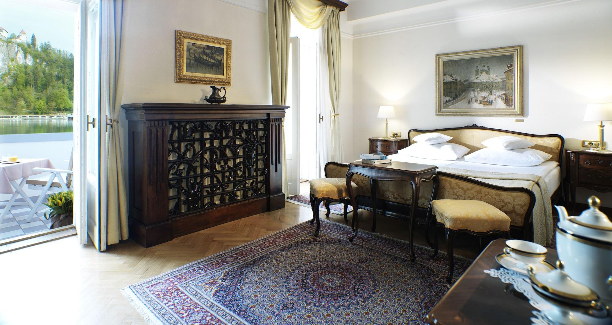 Grand Hotel Toplice - Small Luxury Hotels Of The World Блед Екстер'єр фото A room at the hotel