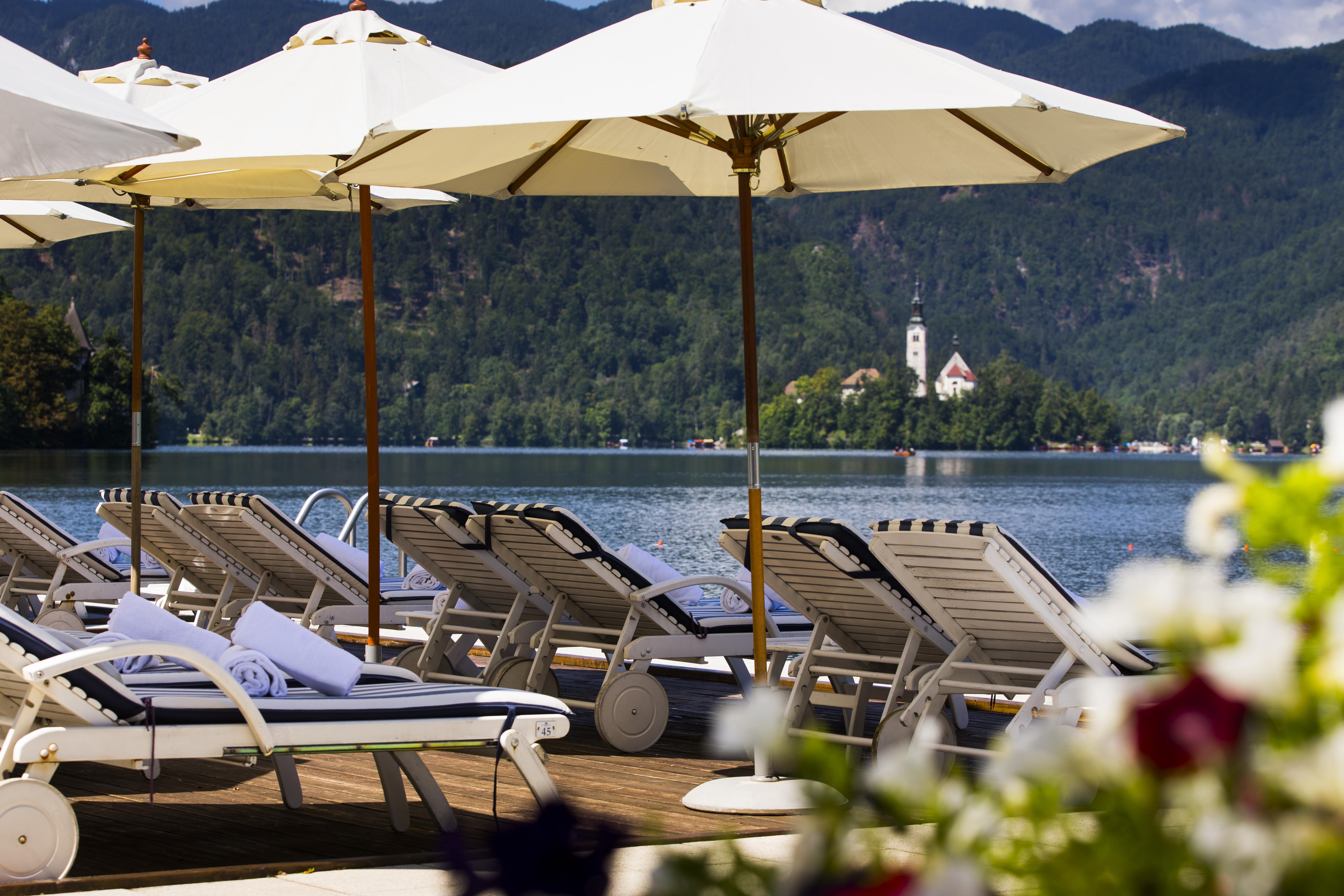 Grand Hotel Toplice - Small Luxury Hotels Of The World Блед Екстер'єр фото The beach at the Hotel Axelmannstein