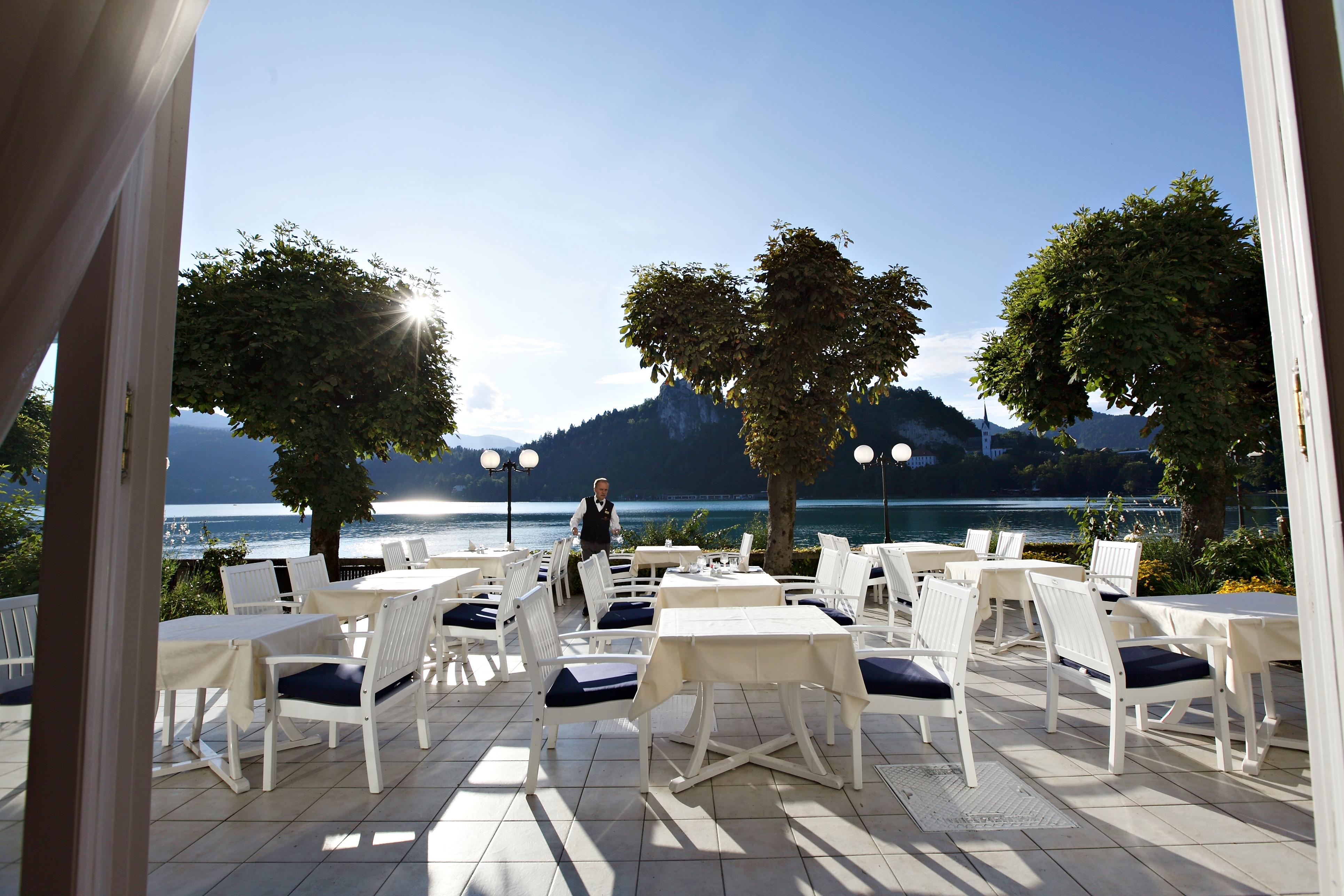 Grand Hotel Toplice - Small Luxury Hotels Of The World Блед Ресторан фото The restaurant at the hotel
