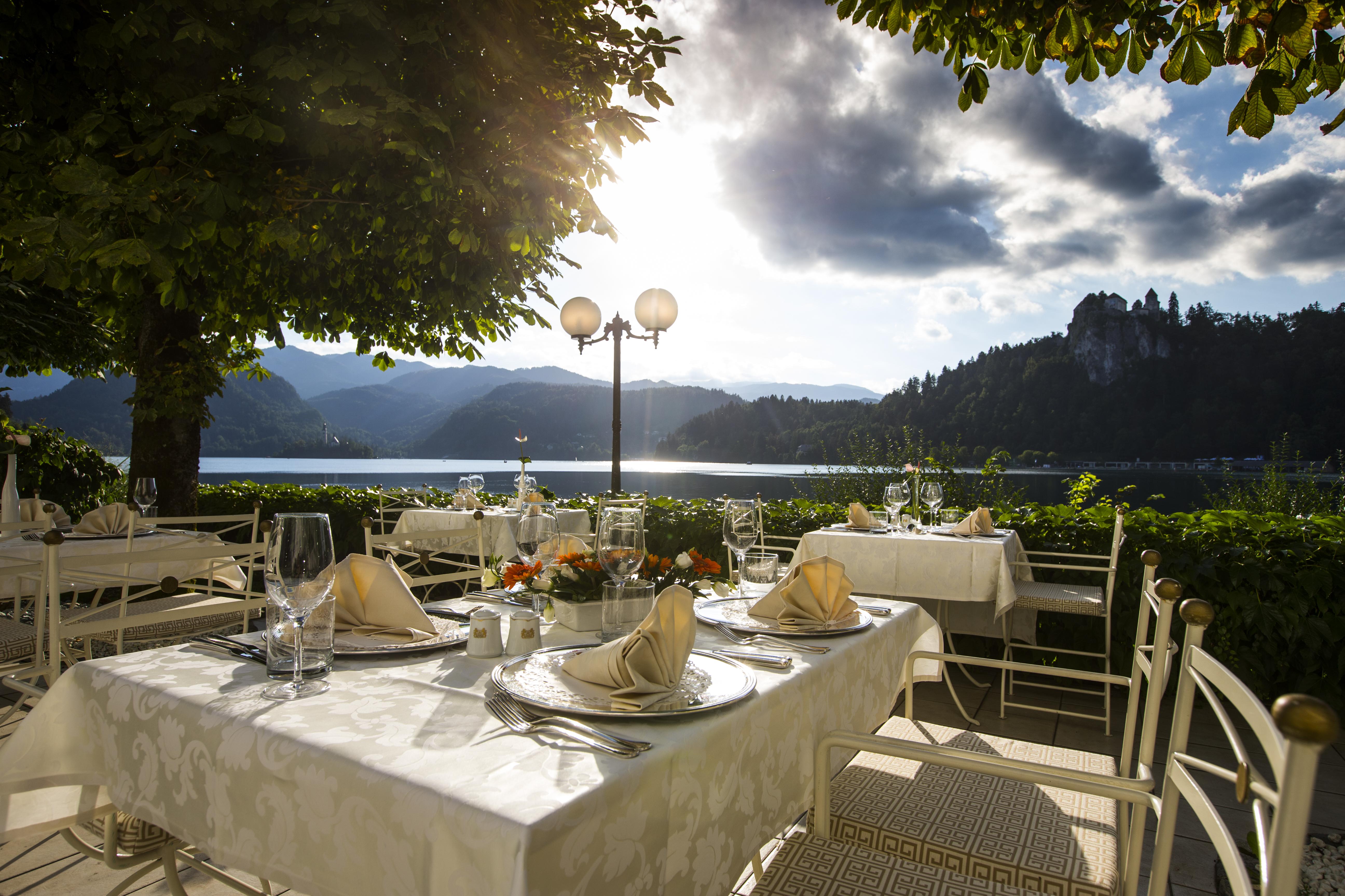 Grand Hotel Toplice - Small Luxury Hotels Of The World Блед Екстер'єр фото The restaurant