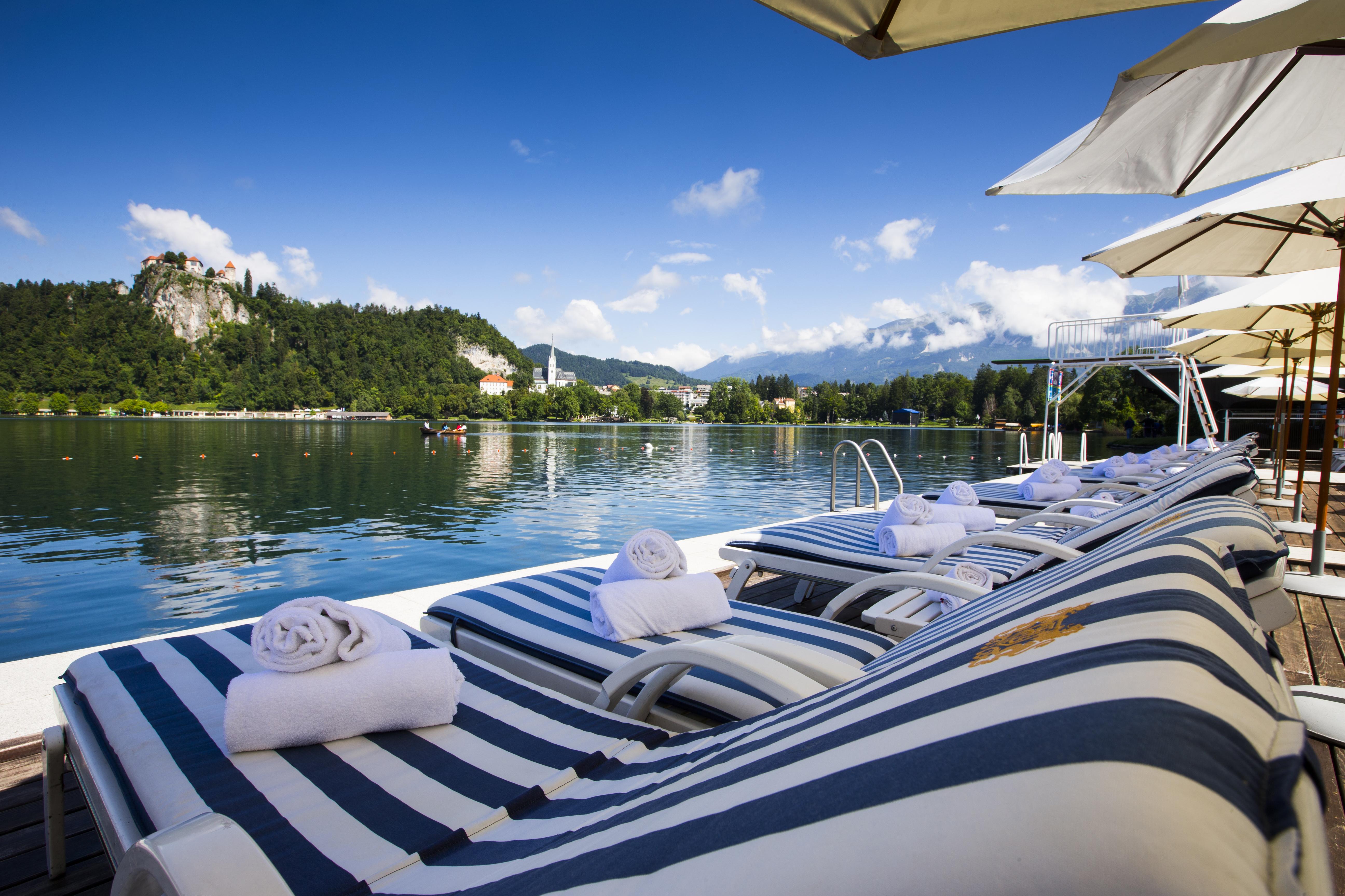 Grand Hotel Toplice - Small Luxury Hotels Of The World Блед Екстер'єр фото The hotel's floating spa