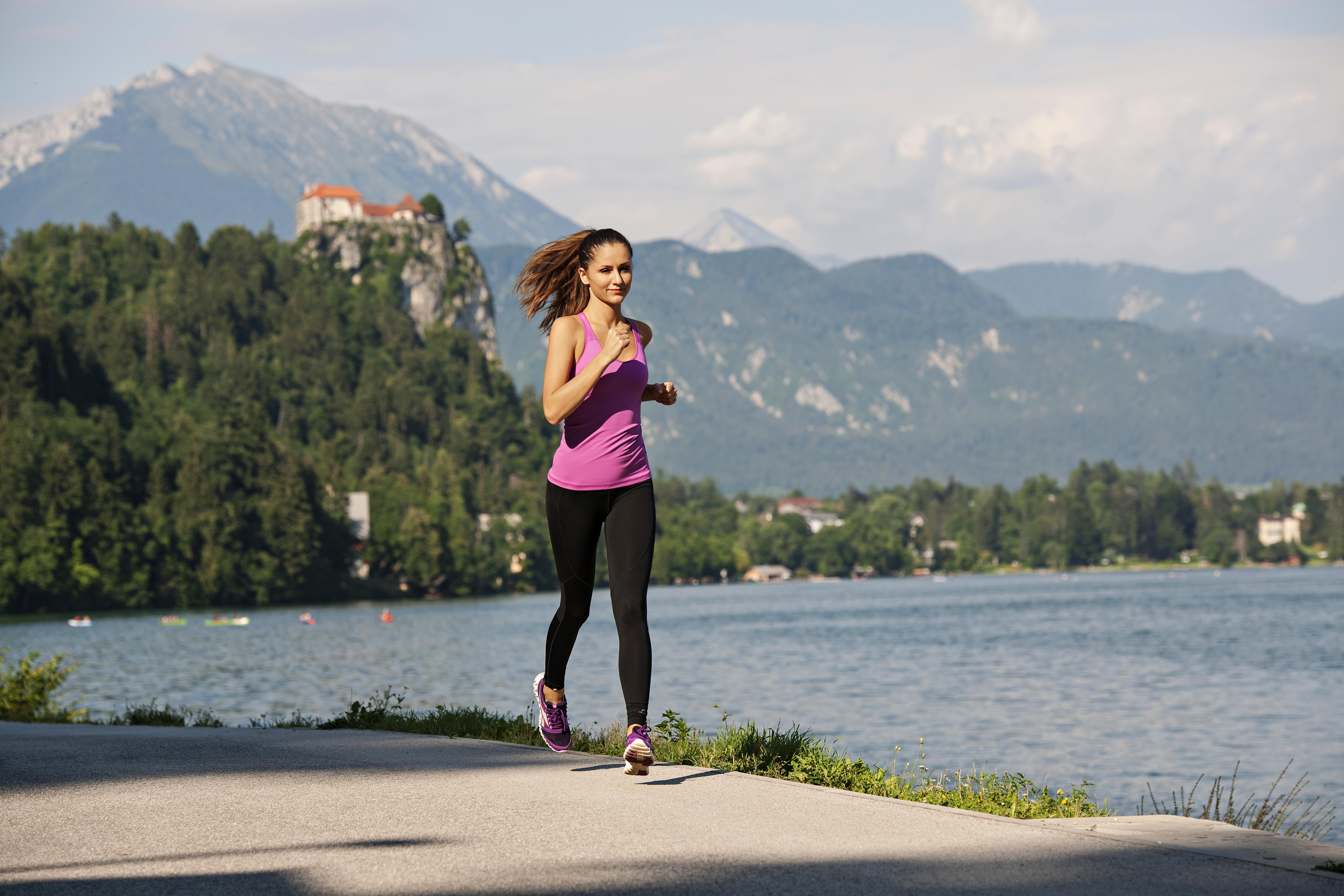 Grand Hotel Toplice - Small Luxury Hotels Of The World Блед Екстер'єр фото A woman jogging
