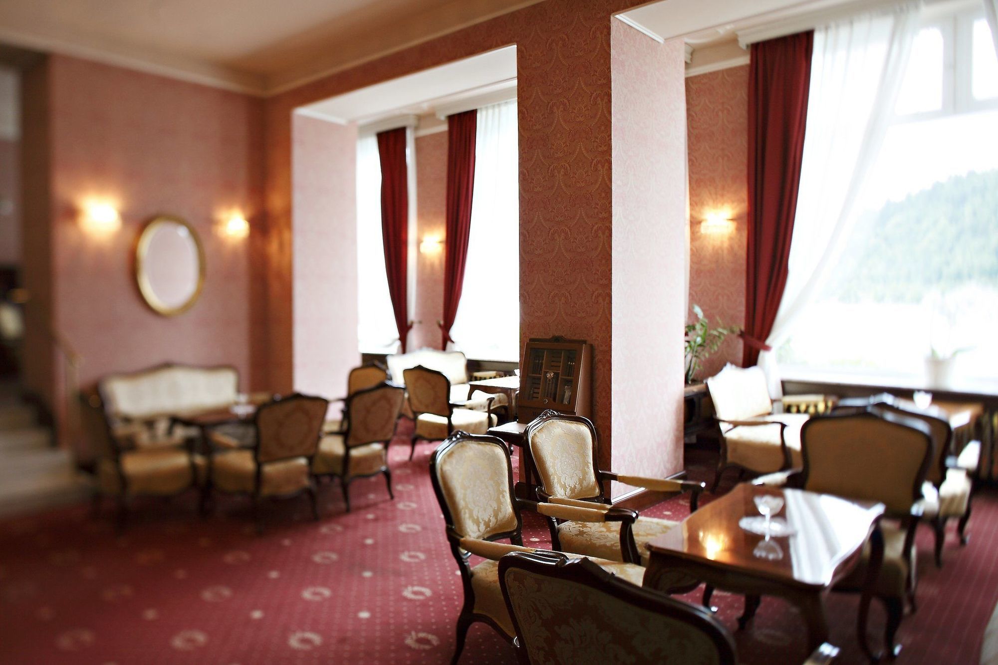 Grand Hotel Toplice - Small Luxury Hotels Of The World Блед Ресторан фото Interior of the hotel